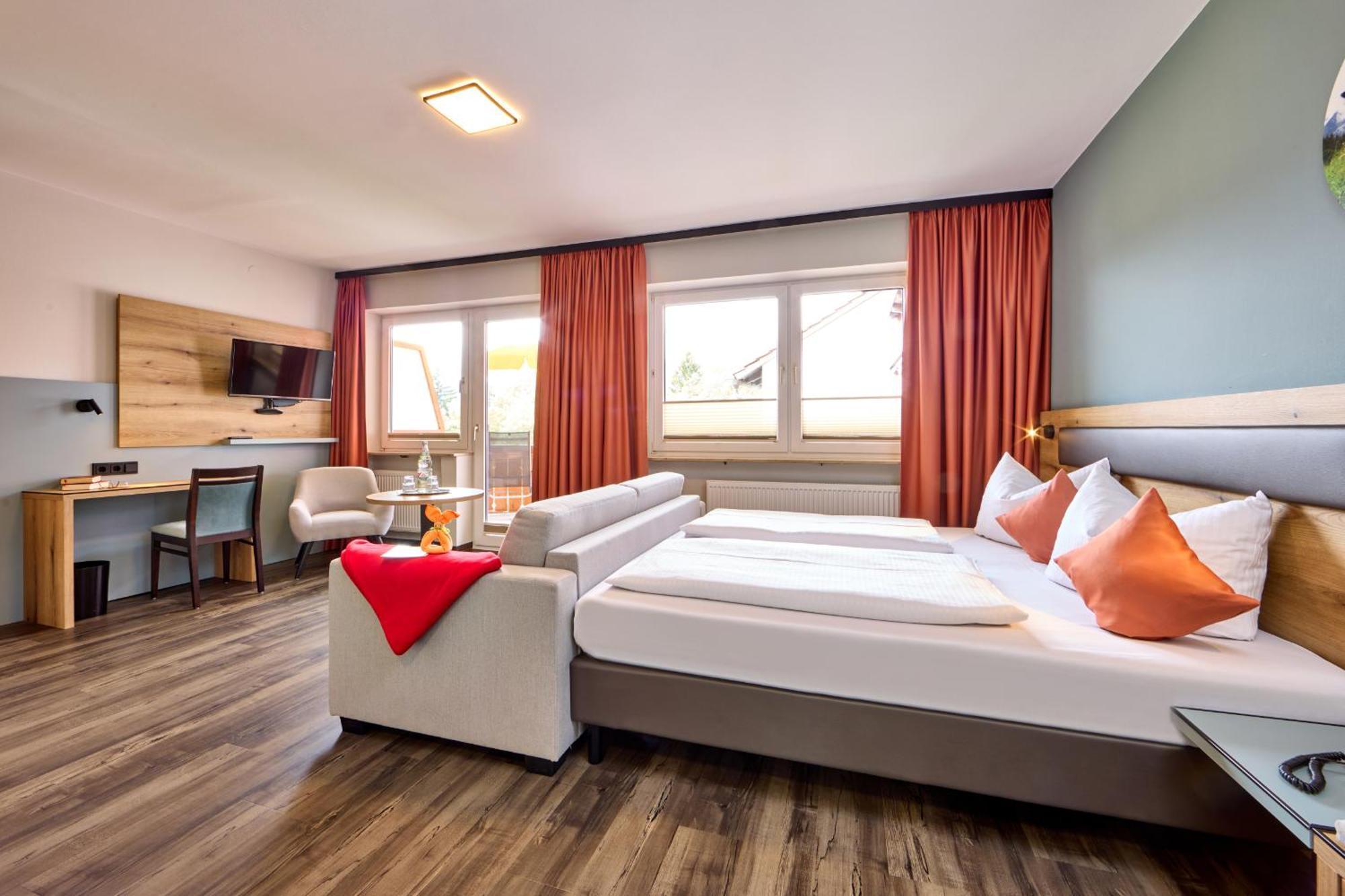 Aura-Hotel Saulgrub Ngoại thất bức ảnh